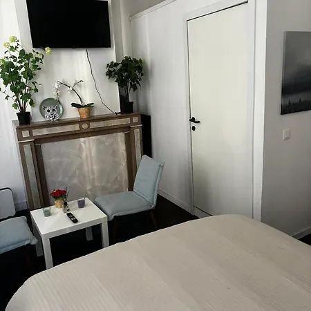 6 Stylish & Comfortable , Heart Of * Gand