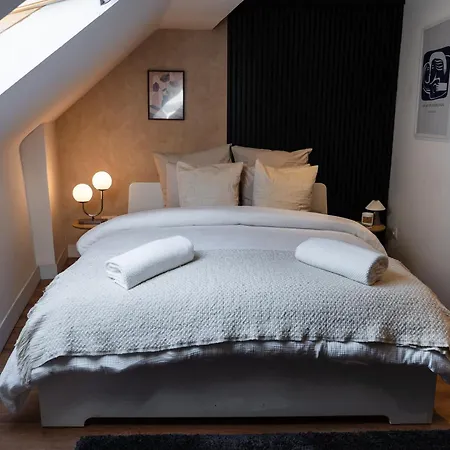 6 Stylish & Comfortable , Heart Of *