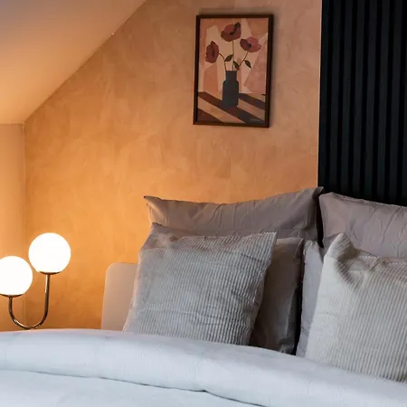 6 Stylish & Comfortable , Heart Of *