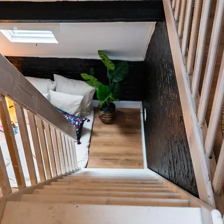 6 Stylish & Comfortable , Heart Of