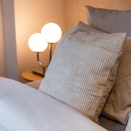 6 Stylish & Comfortable , Heart Of