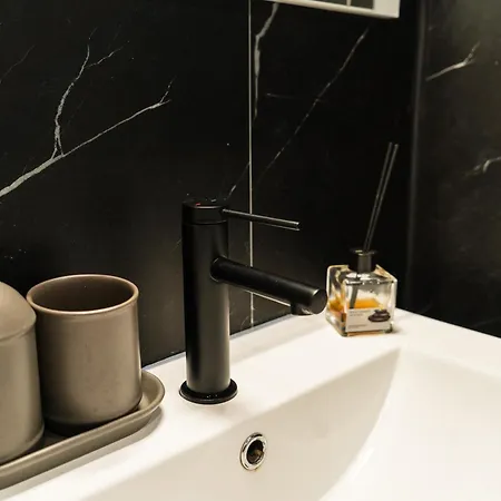 6 Stylish & Comfortable , Heart Of