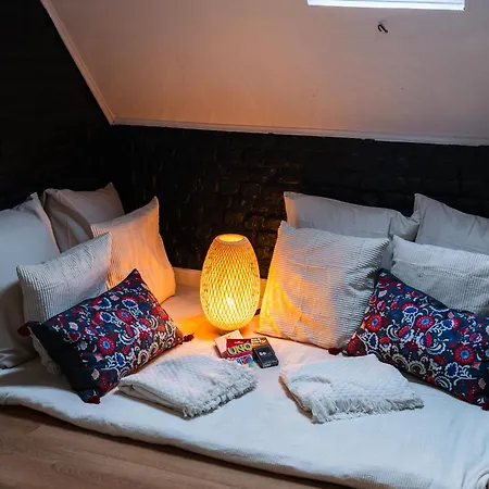 6 Stylish & Comfortable , Heart Of *